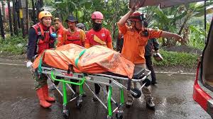 Korban Hilang di Sungai Citarum Ditemukan Meninggal, Pencarian Ari Masih Berlanjut Korban Hilang di Sungai Citarum Ditemukan Meninggal, Pencarian Ari Masih Berlanjut