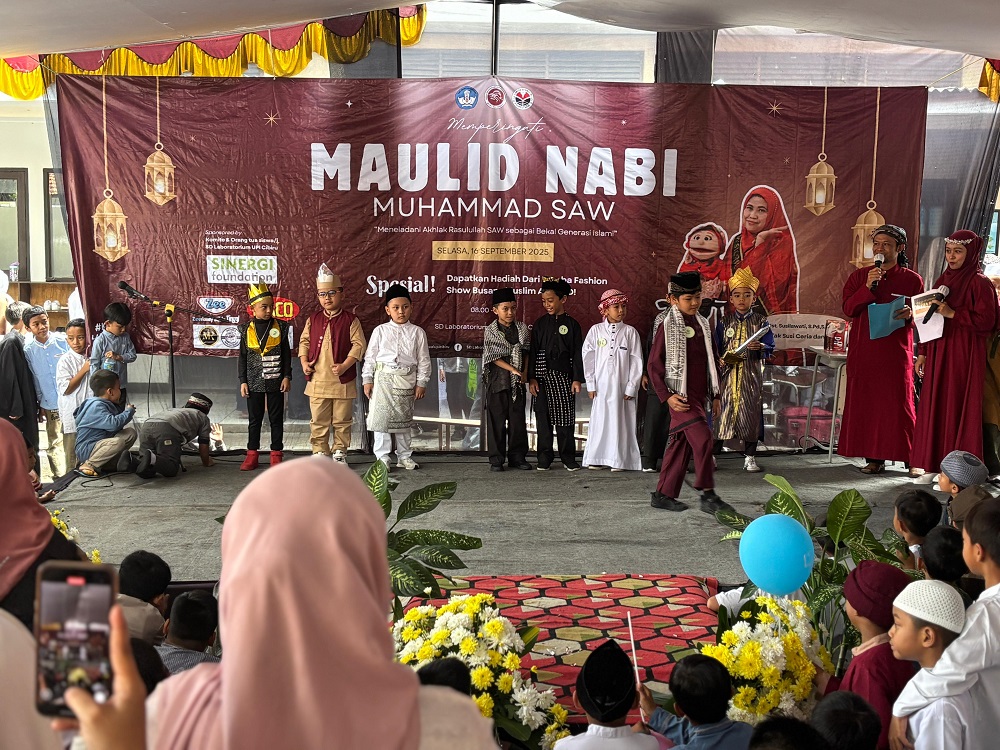 Maulid Nabi Muhammad SAW di SD Laboratorium UPI Cibiru, Sinergi Foundation Ajak Tanamkan Keteladanan Rasulullah Maulid Nabi Muhammad SAW di SD Laboratorium UPI Cibiru, Sinergi Foundation Ajak Tanamkan Keteladanan Rasulullah