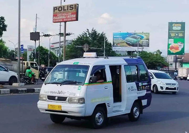 Feeder Metro Jabar Trans Resmi Beroperasi di Bandung