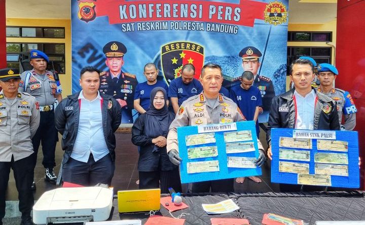 Motor Curian dan STNK Palsu Ditemukan di Rumah Tersangka!