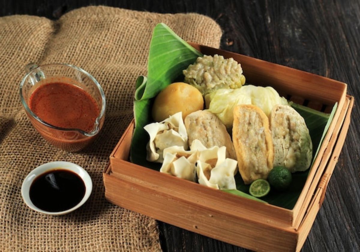 Wisata Kuliner Bandung: Ini 5 Siomay Legendaris Paling Laris! Wisata Kuliner Bandung: Ini 5 Siomay Legendaris Paling Laris!