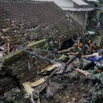 Longsor Terjang Ponpes Bandung Barat, 1 Santriwati Tewas