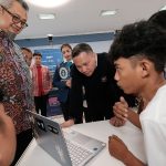 Pelajar dan Guru di Jawa Barat Pecahkan Rekor Dunia Lewat Aplikasi Generative AI Amazon
