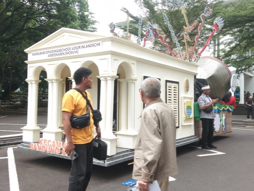 Pawai Kendaraan Hias Bandung Tampilkan 61 Cagar Budaya, Ajak Warga Kenali Sejarah Kota Pawai Kendaraan Hias Bandung Tampilkan 61 Cagar Budaya, Ajak Warga Kenali Sejarah Kota