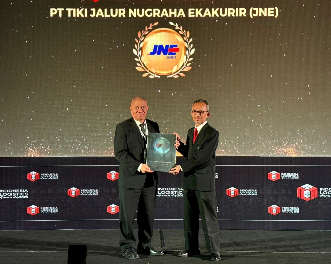 JNE Courier of The Year 2025 Buktikan Dominasi JNE di Dunia Logistik Nasional JNE Courier of The Year 2025 Buktikan Dominasi JNE di Dunia Logistik Nasional