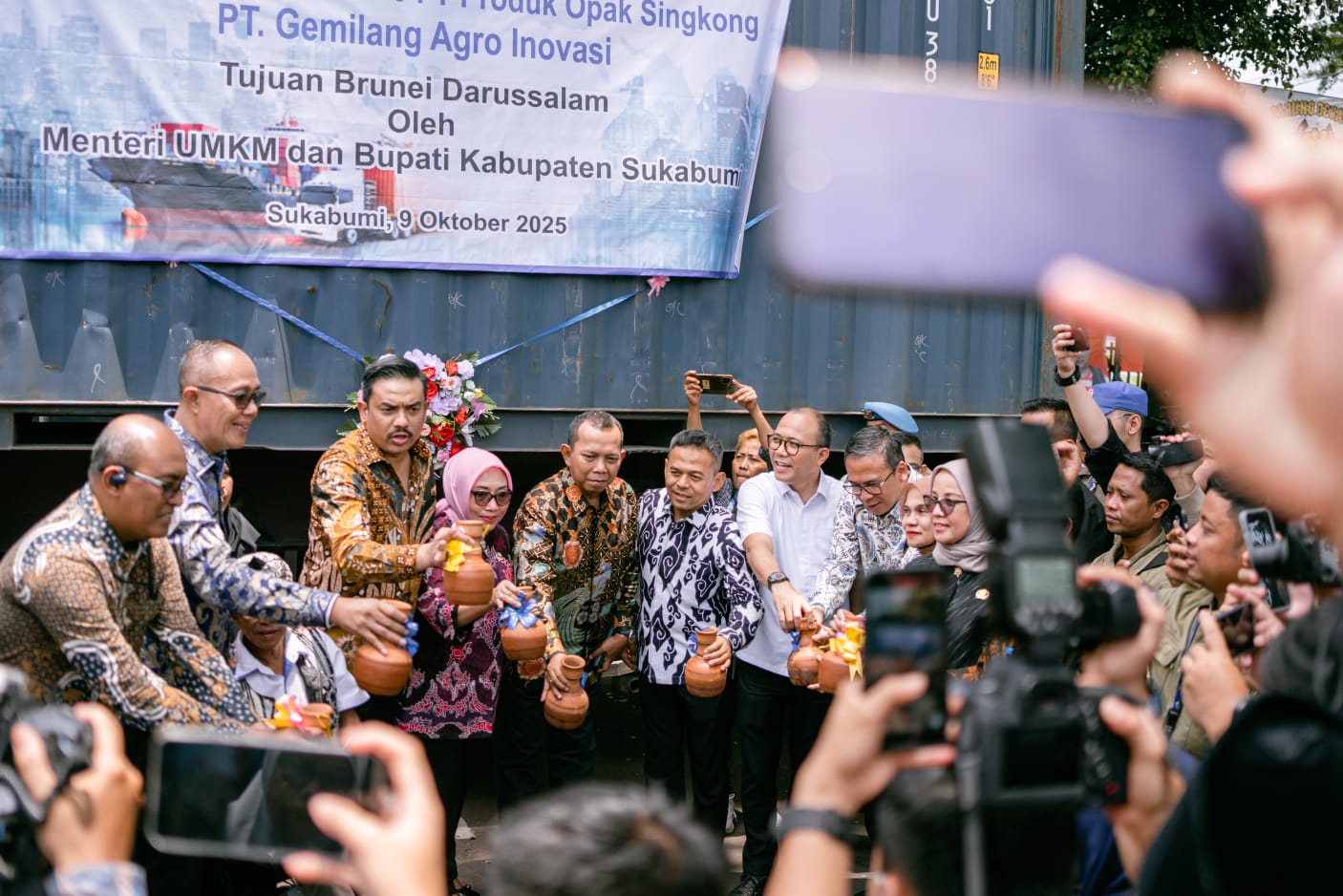 bank bjb Dukung Pengembangan UMKM Daerah Lewat Program KUMITRA, Wujudkan Ekonomi Daerah yang Tangguh bank bjb Dukung Pengembangan UMKM Daerah Lewat Program KUMITRA, Wujudkan Ekonomi Daerah yang Tangguh