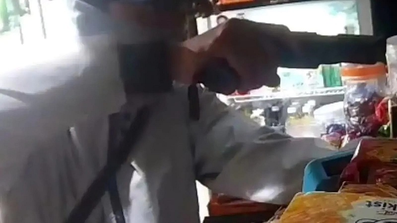 Perampokan Bersenjata di Dayeuhkolot: Polisi Selidiki Pelaku Bermasker Perampokan Bersenjata di Dayeuhkolot: Polisi Selidiki Pelaku Bermasker