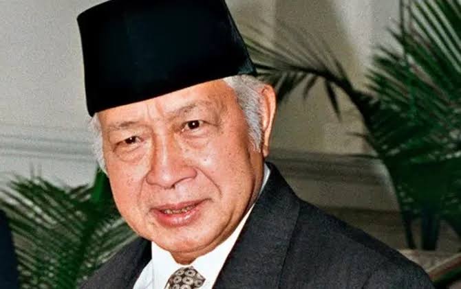 Penghargaan Negara untuk Soeharto Memicu Gelombang Respons Publik yang Semakin Menguat Penghargaan Negara untuk Soeharto Memicu Gelombang Respons Publik yang Semakin Menguat