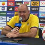 Persib Bandung vs Dewa United: Bojan Hodak Waspadai Kekuatan Gelandang Lawan