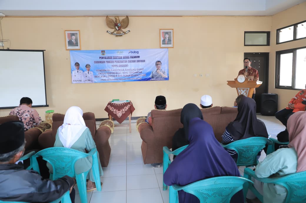 Cadangan Pangan Bandung Barat Disalurkan ke Korban Bencana di Rongga, Pemkab Pastikan Kebutuhan Warga Aman Cadangan Pangan Bandung Barat Disalurkan ke Korban Bencana di Rongga, Pemkab Pastikan Kebutuhan Warga Aman