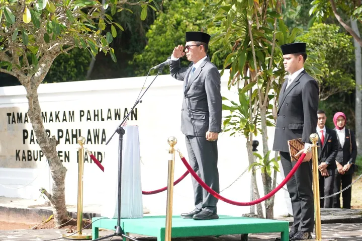 Pemkab Bandung Gelar Upacara Hari Pahlawan 2025 Pemkab Bandung Gelar Upacara Hari Pahlawan 2025