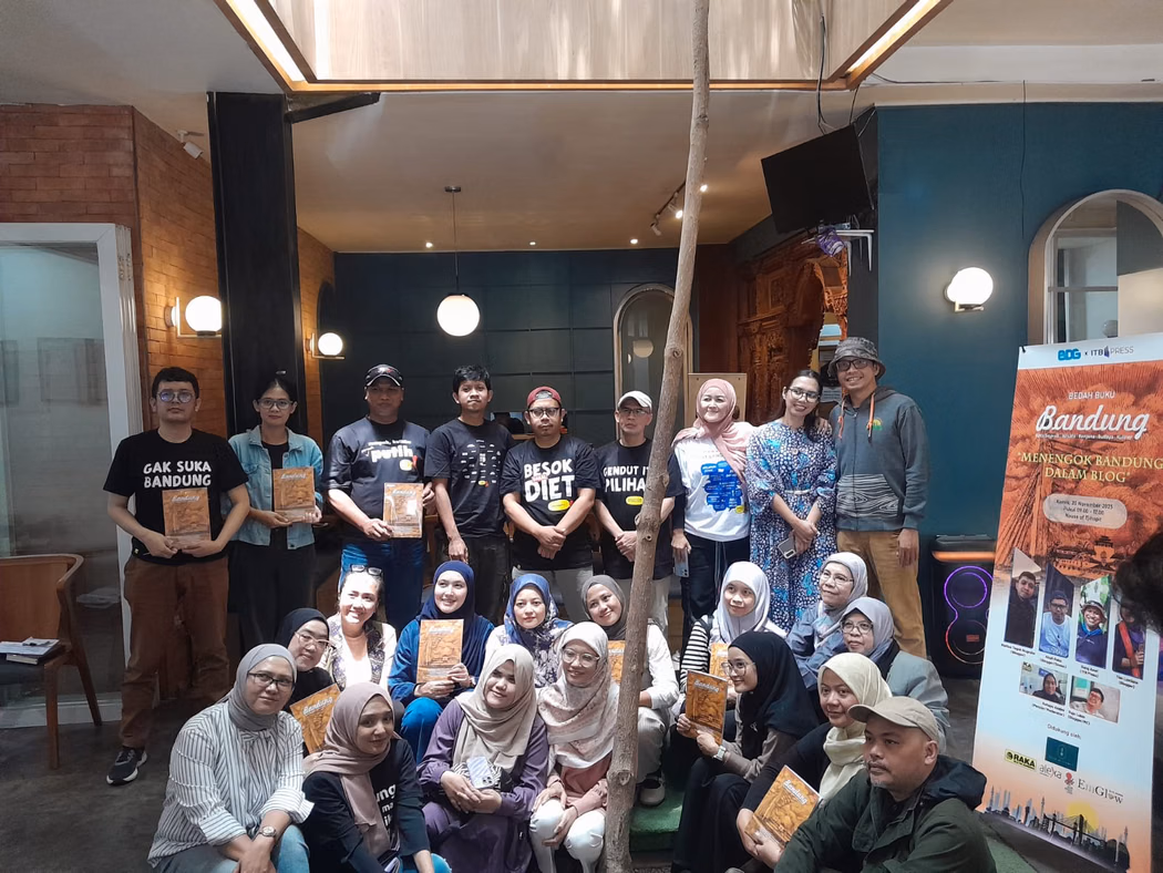 Bandung dalam Seribu Cerita: Buku Baru dari Blogger Bandung Bandung dalam Seribu Cerita: Buku Baru dari Blogger Bandung