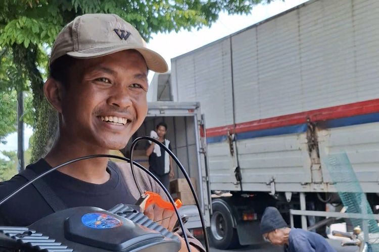 Jasa Kongkon Viral, Pemuda Ini Raup Cuan