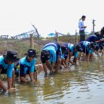 BRI Dorong Generasi Muda Selamatkan Lingkungan Lewat Penanaman Mangrove dan Daur Ulang Plastik