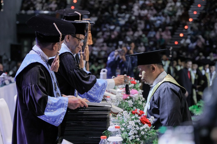 Universitas Pasundan Wisuda 2.062 Lulusan, Rektor Tekankan Pentingnya Adaptasi di Era Global Universitas Pasundan Wisuda 2.062 Lulusan, Rektor Tekankan Pentingnya Adaptasi di Era Global