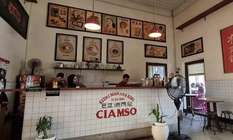 5 Tempat Kuliner Hits Bandung 2025 yang Viral di Media Sosial, Rasanya Juara! 5 Tempat Kuliner Hits Bandung 2025 yang Viral di Media Sosial, Rasanya Juara!