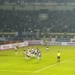 Persib vs Bali United: Bojan Hodak Targetkan Kemenangan Bersejarah di Pulau Dewata