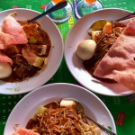 Kuliner Pagi Bandung: Kupat Tahu Gempol Selalu Ramai