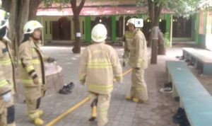 Ledakan di Masjid SMAN 72 Jakarta Saat Salat Jumat, Polisi dan TNI AL Turun Tangan Ledakan di Masjid SMAN 72 Jakarta Saat Salat Jumat, Polisi dan TNI AL Turun Tangan