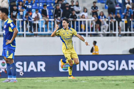 Barba Sakit, Persib Tunggu Kepulangan sang Bek