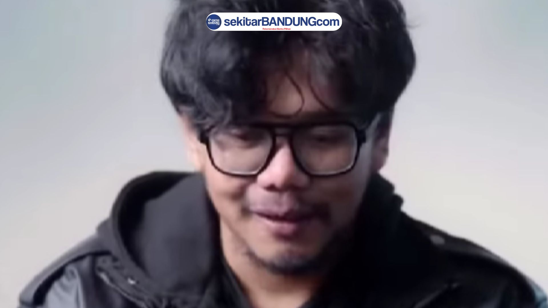 Ferry Irwandi Galang Donasi Korban Bencana Sumatra Capai Rp10 Miliar Ferry Irwandi Galang Donasi Korban Bencana Sumatra Capai Rp10 Miliar