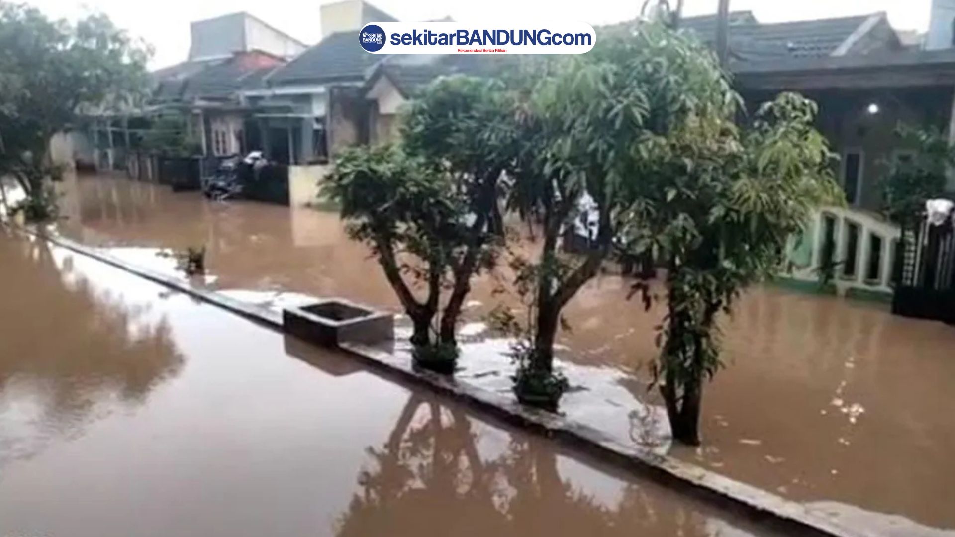 Banjir Soreang 4 Desember 2025: Kampung Sukarame Terendam Setengah Badan Banjir Soreang 4 Desember 2025: Kampung Sukarame Terendam Setengah Badan