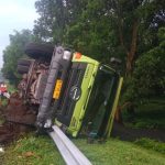 Dump Truck Terguling di Tol Cipularang KM 106 Pagi Ini