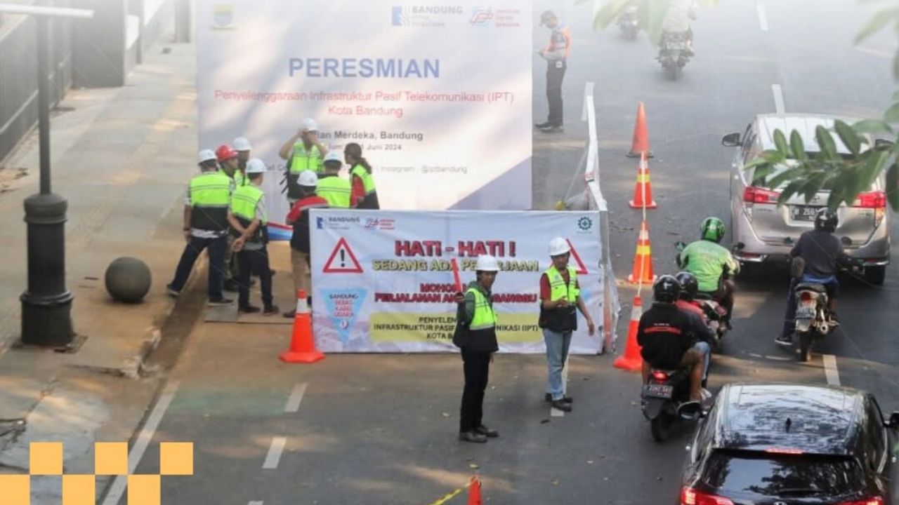 Diskominfo Kota Bandung Imbau Warga Antisipasi Gangguan Lalu Lintas di Ruas Jalan Merdeka Diskominfo Kota Bandung Imbau Warga Antisipasi Gangguan Lalu Lintas di Ruas Jalan Merdeka