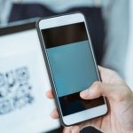 Serupa Tapi Tak Sama, Inilah Perbedaan QRIS Biasa dan QRIS Tap!