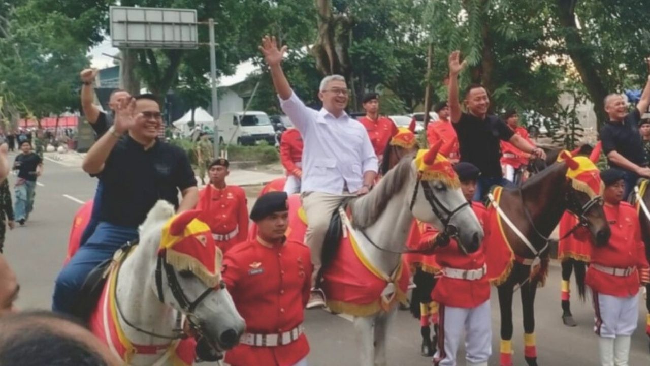 Satpol PP Kota Bandung Laksanakan Pengamanan Peresmian Cikuray Street Food yang Dihadiri Wali Kota Satpol PP Kota Bandung Laksanakan Pengamanan Peresmian Cikuray Street Food yang Dihadiri Wali Kota
