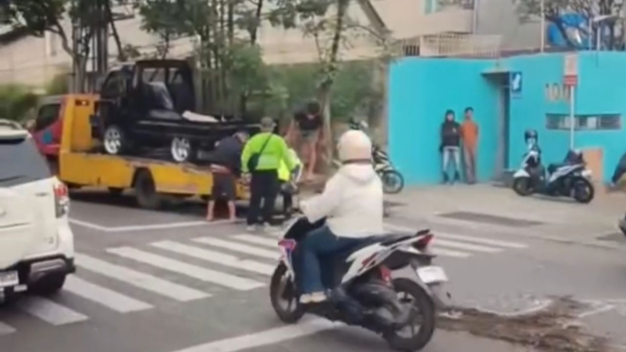 Kecelakaan Lalu Lintas di Jalan Mahar Martanegara Libatkan Sepeda Motor dan Mobil, Satu Orang Meninggal Dunia di Tempat
