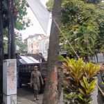 Satpol PP Kota Bandung Laksanakan Penertiban Reklame Insidental