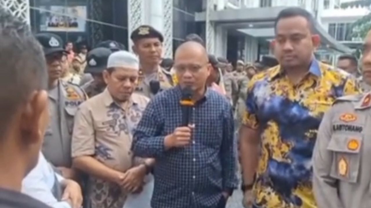 Bencana di Sumatra Tak Ditetapkan sebagai Bencana Nasional, DPRD Sumut: Nias Akan Merdeka dari Indonesia Bencana di Sumatra Tak Ditetapkan sebagai Bencana Nasional, DPRD Sumut: Nias Akan Merdeka dari Indonesia
