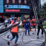 Buahbatu Steril dari Kabel Udara dan Tiang Listrik, Target Rampung Hari Ini
