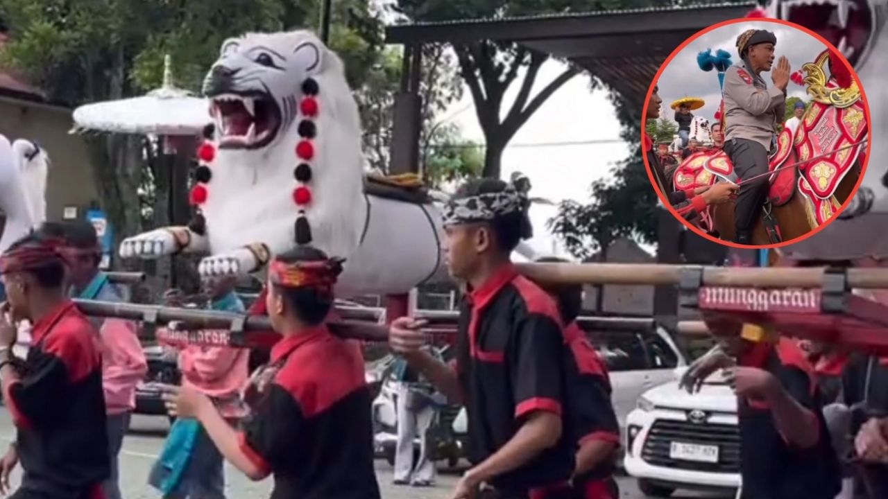 Penangkapan Resbob Menjadi Tersangka Disambut Kesenian Sunda Penangkapan Resbob Menjadi Tersangka Disambut Kesenian Sunda