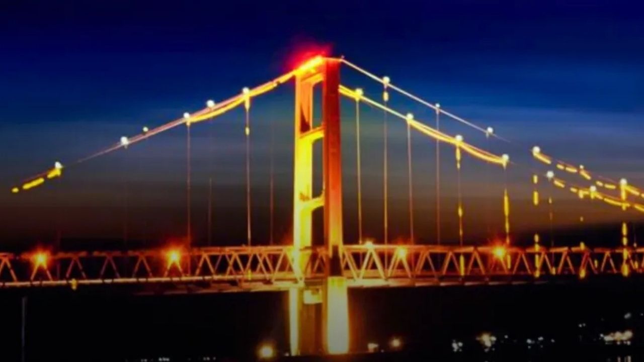 Tragedi Runtuhnya Jembatan Kutai Kartanegara 26 November 2011 yang Mengguncang Indonesia Tragedi Runtuhnya Jembatan Kutai Kartanegara 26 November 2011 yang Mengguncang Indonesia