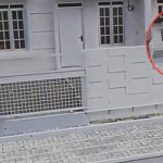Tahu Tetangganya Tak Ada di Rumah, Pria Ini Berinisiatif Menutupkan Pagar