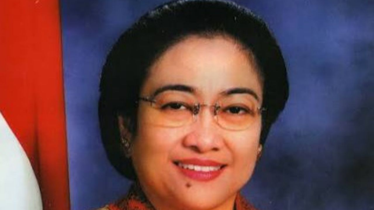 Megawati Soekarnoputri, Presiden Perempuan Pertama Indonesia di Tengah Masa Transisi Bangsa Megawati Soekarnoputri, Presiden Perempuan Pertama Indonesia di Tengah Masa Transisi Bangsa