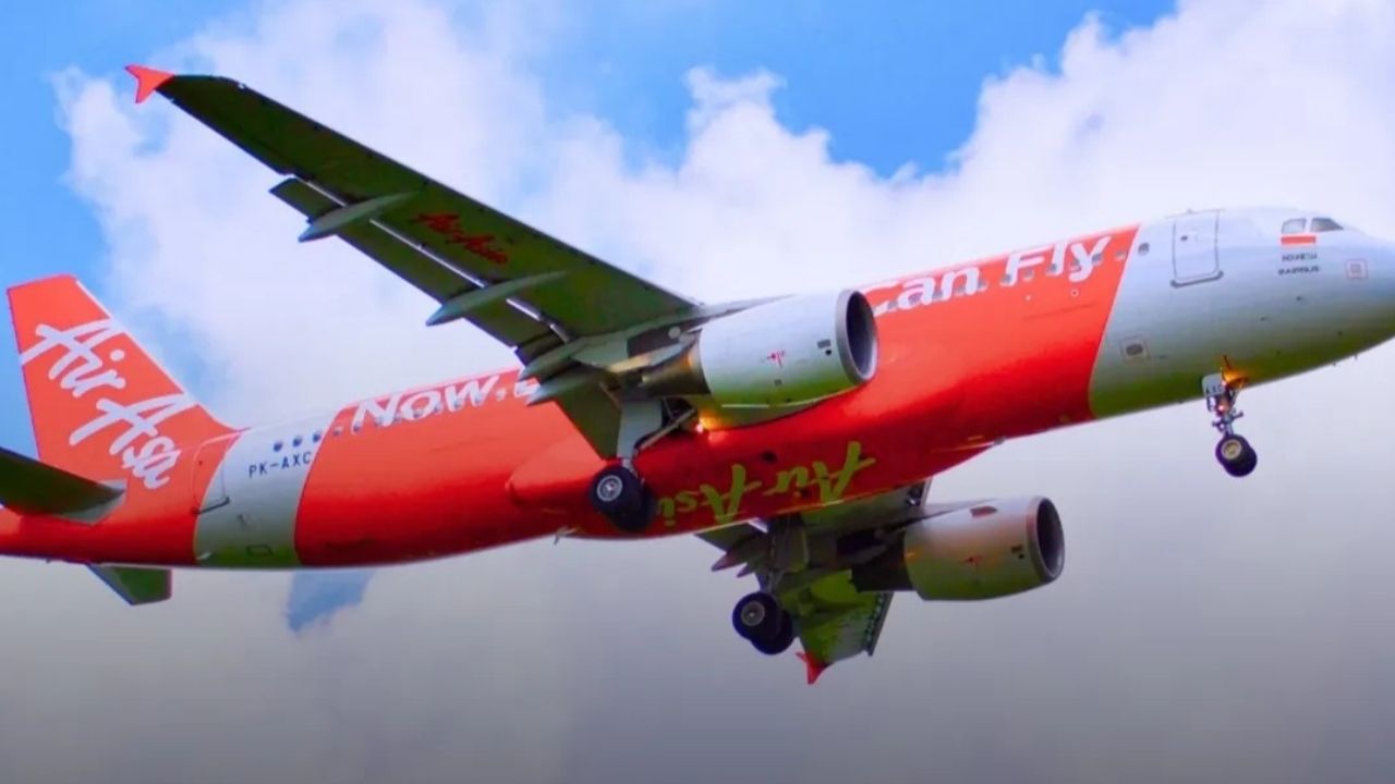 Tragedi Pesawat AirAsia QZ8501, Pesawat Jatuh di Laut Jawa pada 28 Desember 2014 Tragedi Pesawat AirAsia QZ8501, Pesawat Jatuh di Laut Jawa pada 28 Desember 2014