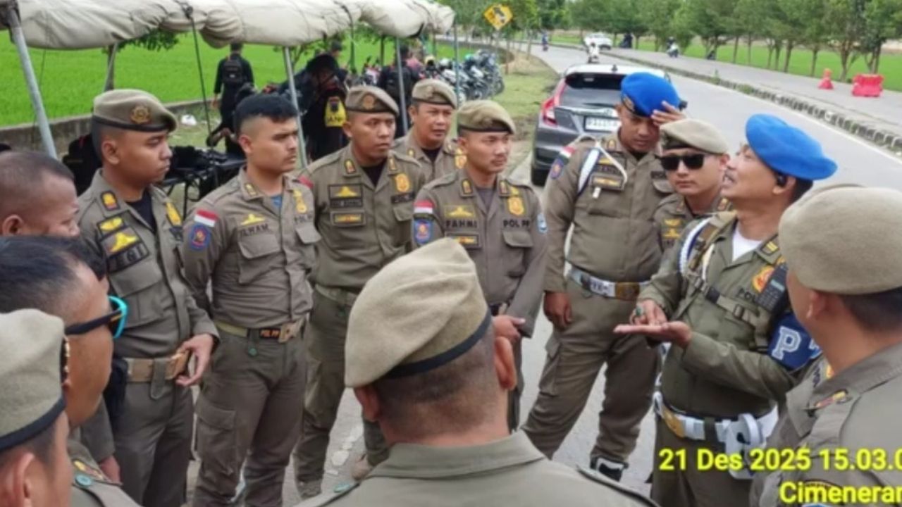 Satpol PP Kota Bandung Laksanakan Pengamanan Pertandingan Persib Bandung vs Bhayangkara FC Satpol PP Kota Bandung Laksanakan Pengamanan Pertandingan Persib Bandung vs Bhayangkara FC