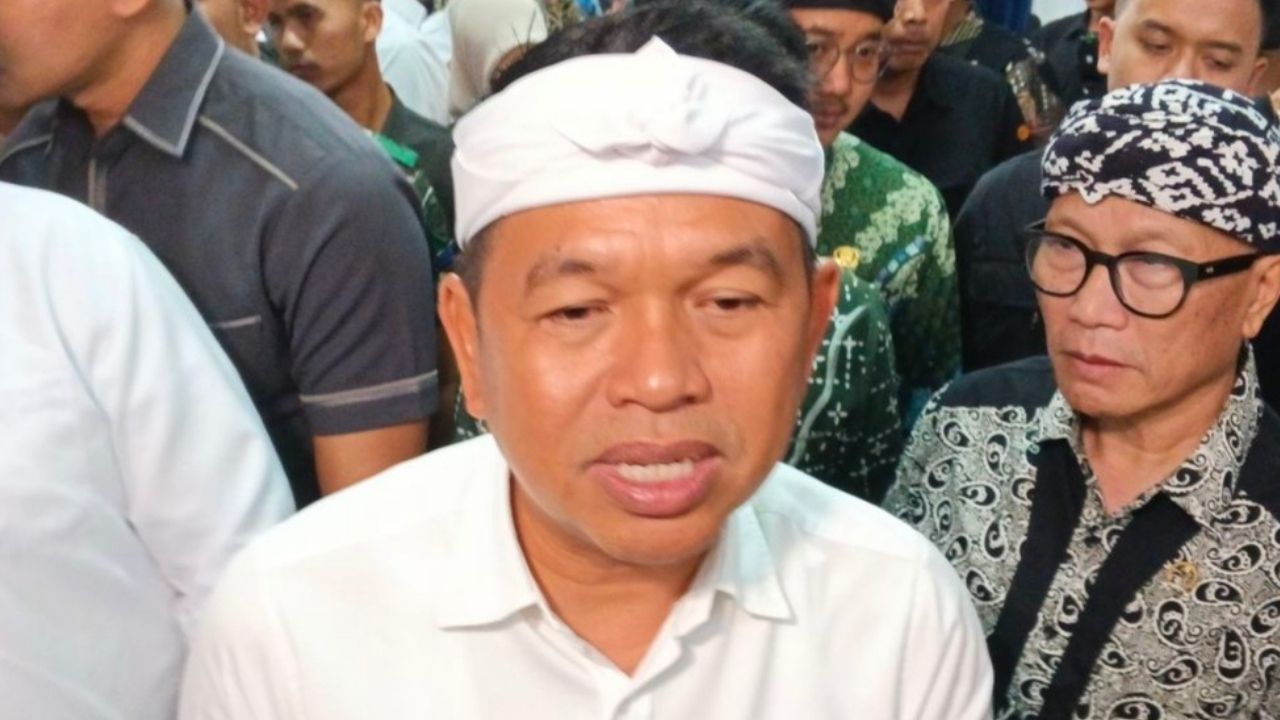 Dedi Mulyadi Usul Angkot Bandung Diliburkan Guna Antisipasi Macet Nataru Dedi Mulyadi Usul Angkot Bandung Diliburkan Guna Antisipasi Macet Nataru