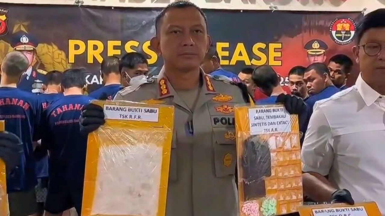 Polrestabes Bandung Berhasil Ungkap 38 Kasus Peredaran Narkoba Jelang Nataru 2025-2026 Polrestabes Bandung Berhasil Ungkap 38 Kasus Peredaran Narkoba Jelang Nataru 2025-2026