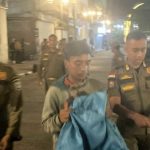 Satpol PP Kota Bandung Tindaklanjuti Aduan Masyarakat Terkait Percobaan Pengambilan Pembatas Besi di Jalan Jovankar–Dalem Kaum
