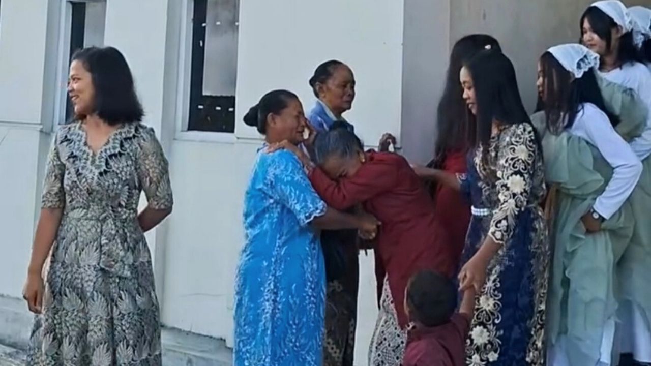 Rayakan Natal 2025, Umat Lintas Agama di Dusun Thekelan Semarang Gelar Silaturahmi sebagai Bentuk Toleransi Rayakan Natal 2025, Umat Lintas Agama di Dusun Thekelan Semarang Gelar Silaturahmi sebagai Bentuk Toleransi