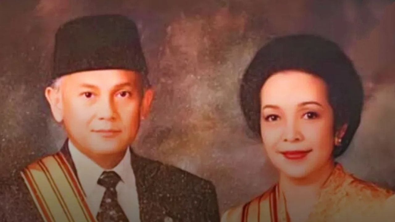 Kisah Cinta B.J. Habibie dan Ainun, Setia dalam Suka dan Duka Hingga Akhir Hayat Kisah Cinta B.J. Habibie dan Ainun, Setia dalam Suka dan Duka Hingga Akhir Hayat