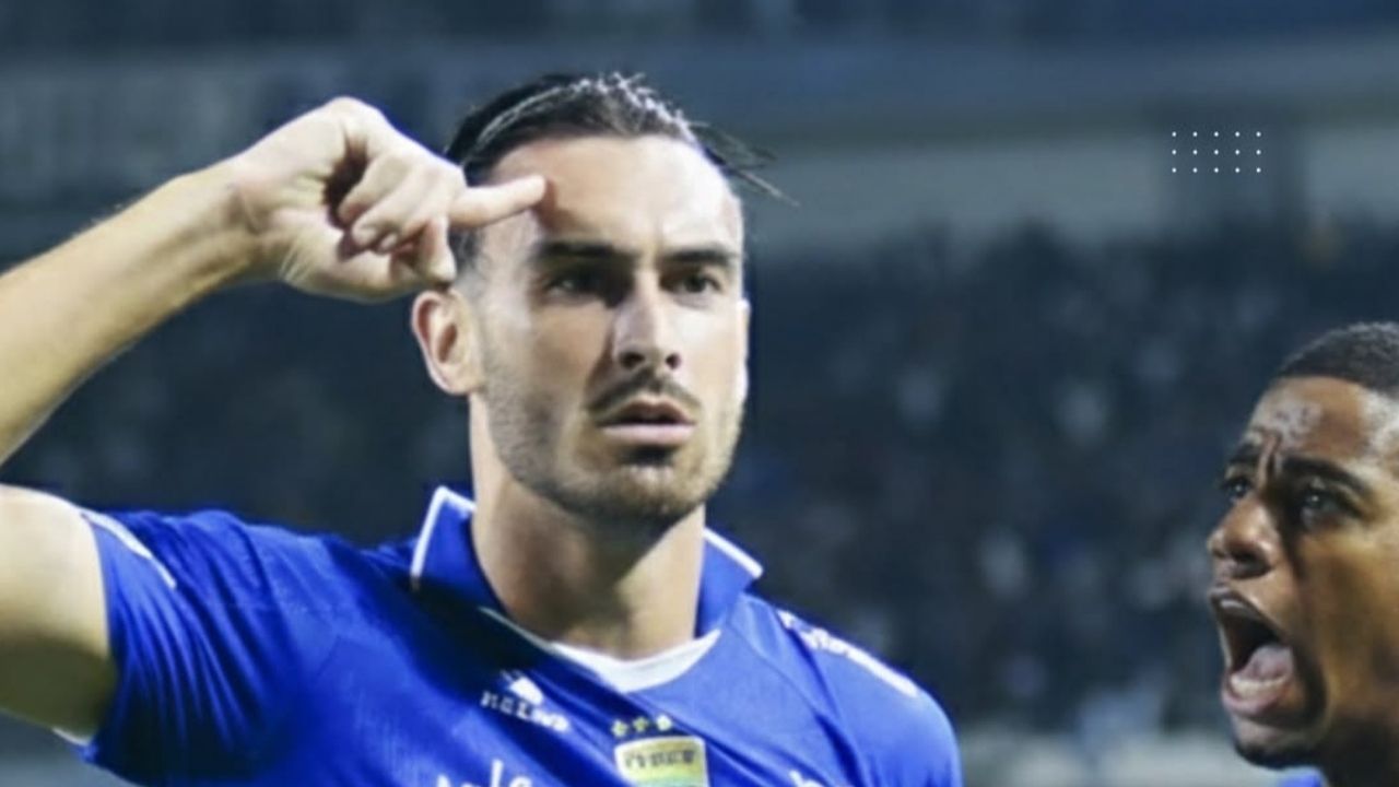 Menang 3 Poin Atas PSM Makassar, Kini Persib Bandung Jadi Pemuncak Klasemen