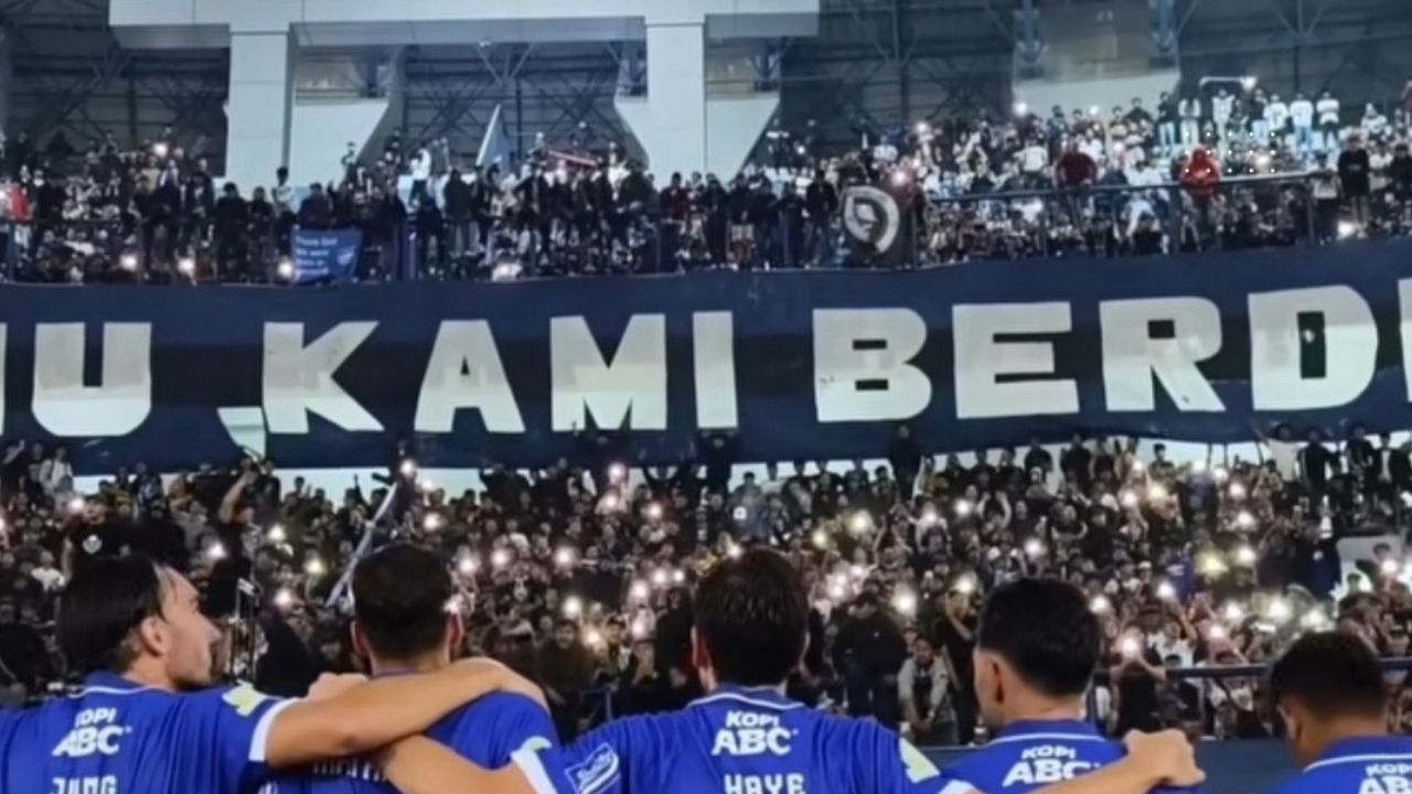 Grafik Perjalanan Persib Bandung dari Awal Kompetisi hingga Pemuncak Klasemen di Akhir Tahun Grafik Perjalanan Persib Bandung dari Awal Kompetisi hingga Pemuncak Klasemen di Akhir Tahun