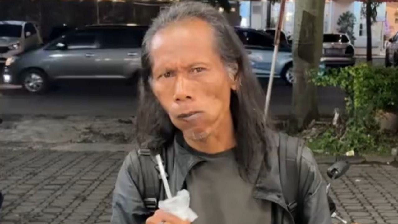 ODGJ Ini Nyambung Diajak Ngobrol Saat Cewek Ini Hendak Resign dari Tempat Kerja