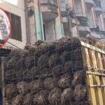 Masalah Banjir dan Tanah Longsor Belum Usai, Truk Sawit Ini Malah Terlihat Melintas di Jalanan Aceh
