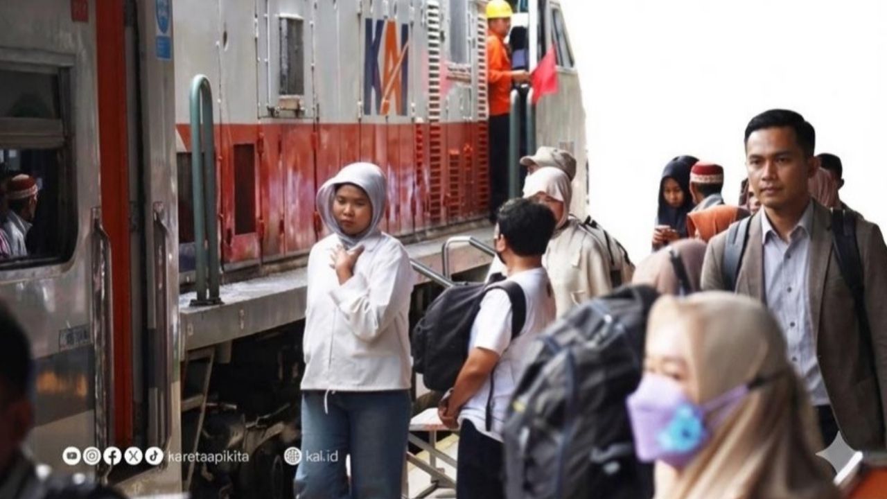 Penjualan Tiket Kereta Api Saat Natal 2025 dan Tahun Baru 2026 Mendekati 3,9 Juta, Antusiasme Tinggi dan Tiket Perjalanan Masih Tersedia Penjualan Tiket Kereta Api Saat Natal 2025 dan Tahun Baru 2026 Mendekati 3,9 Juta, Antusiasme Tinggi dan Tiket Perjalanan Masih Tersedia